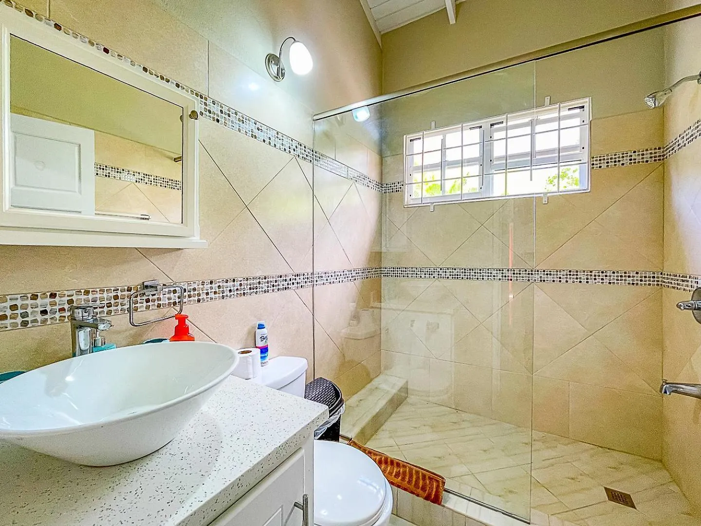 Happy Place Villas Gros Islet Apartment